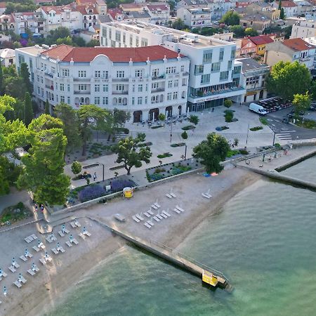 Hotel Miramare Цриквеница Экстерьер фото Aerial view of the hotel