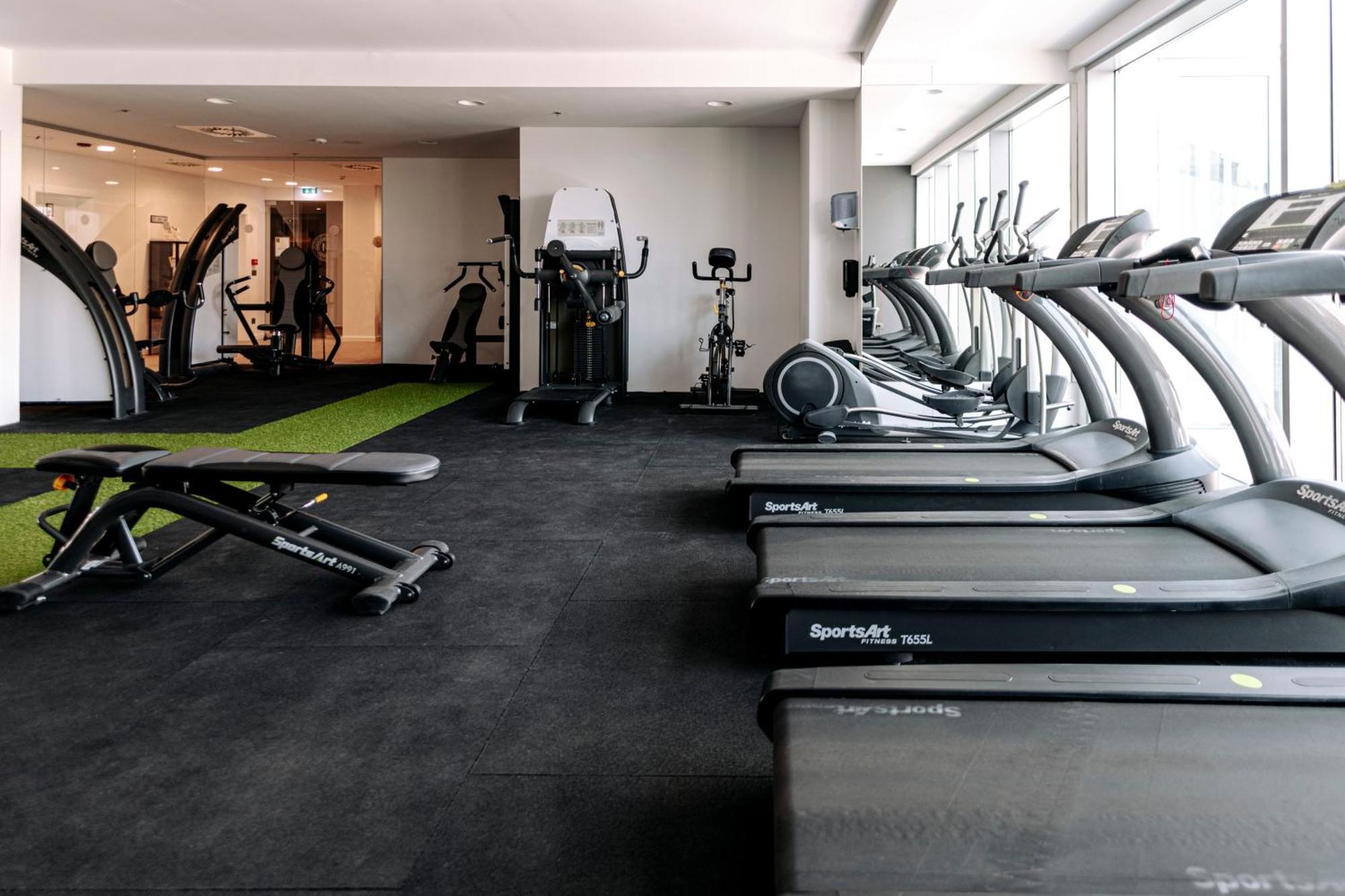Hotel Miramare Цриквеница Экстерьер фото The gym at the 1000 Museum